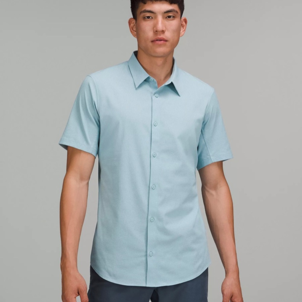 Lululemon mens light blue button down shirt size XXL